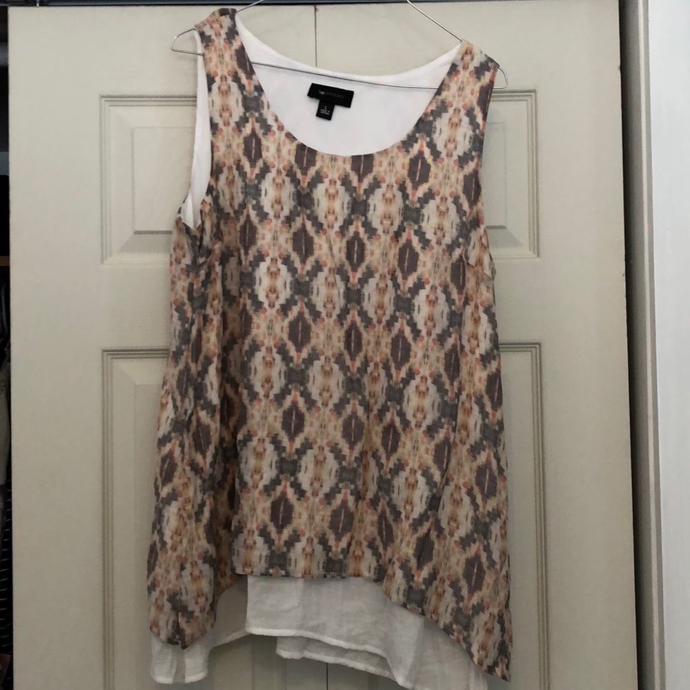 Tribal pattern tank